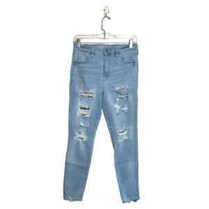 American Eagle Light Wash Distressed Super High Rise Crop Jeans 8 Women’s